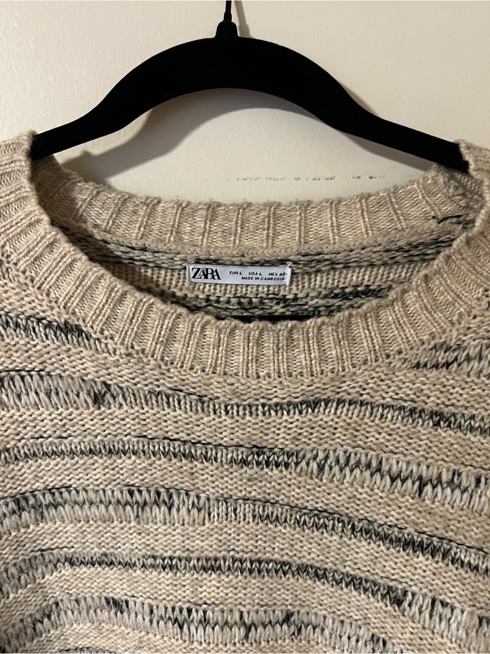 ZARA Men's Cream Crewneck Sweater with Black Marled Stripes